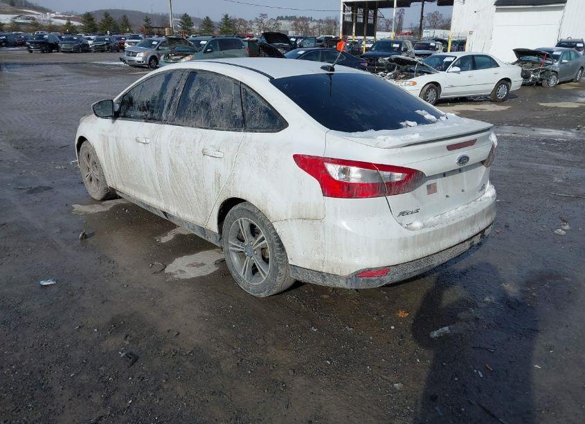 Photo 3 of 2012 Ford Focus SE (VIN 1FAHP3F25CL392538)