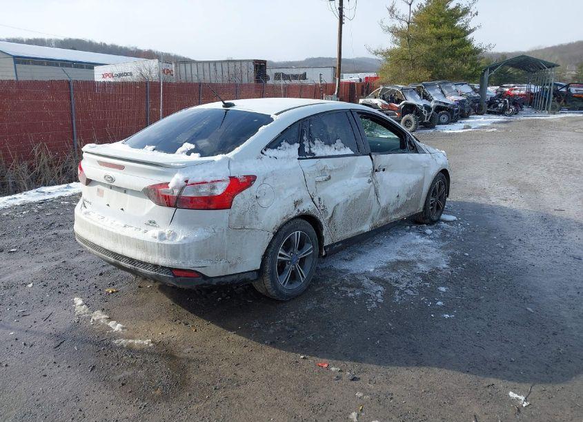 Photo 4 of 2012 Ford Focus SE (VIN 1FAHP3F25CL392538)