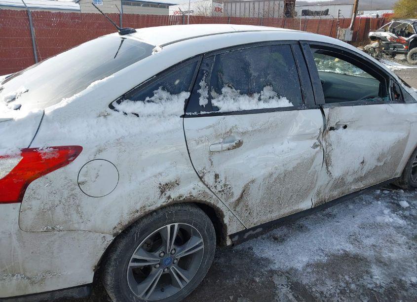 Photo 6 of 2012 Ford Focus SE (VIN 1FAHP3F25CL392538)