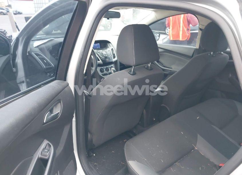 Photo 14 of 2012 Ford Focus SE (VIN 1FAHP3F25CL422055)
