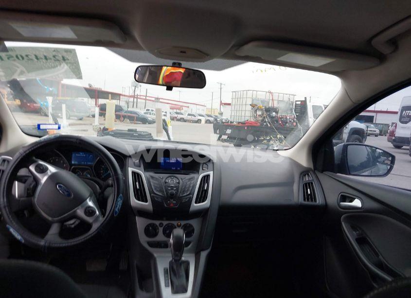 Photo 15 of 2012 Ford Focus SE (VIN 1FAHP3F25CL422055)