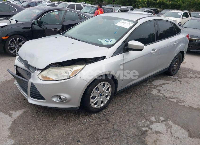 Photo 2 of 2012 Ford Focus SE (VIN 1FAHP3F25CL422055)