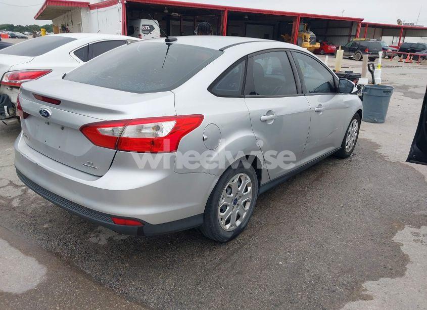 Photo 4 of 2012 Ford Focus SE (VIN 1FAHP3F25CL422055)