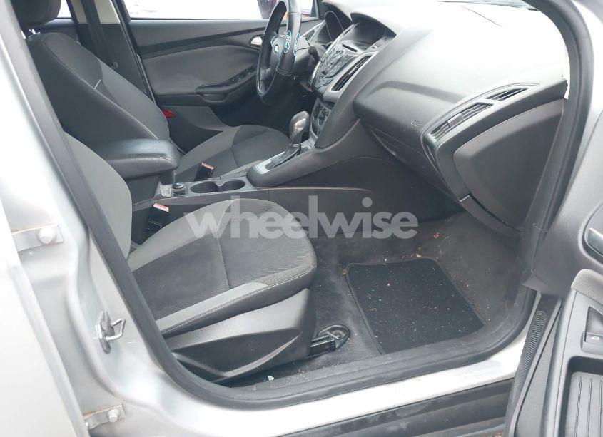 Photo 5 of 2012 Ford Focus SE (VIN 1FAHP3F25CL422055)