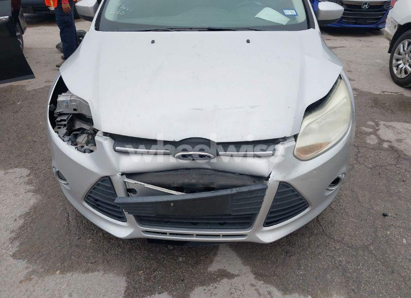 Photo 6 of 2012 Ford Focus SE (VIN 1FAHP3F25CL422055)