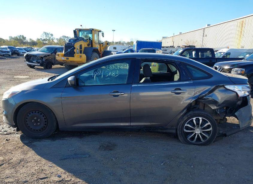 Photo 14 of 2012 Ford Focus SE (VIN 1FAHP3F25CL445772)
