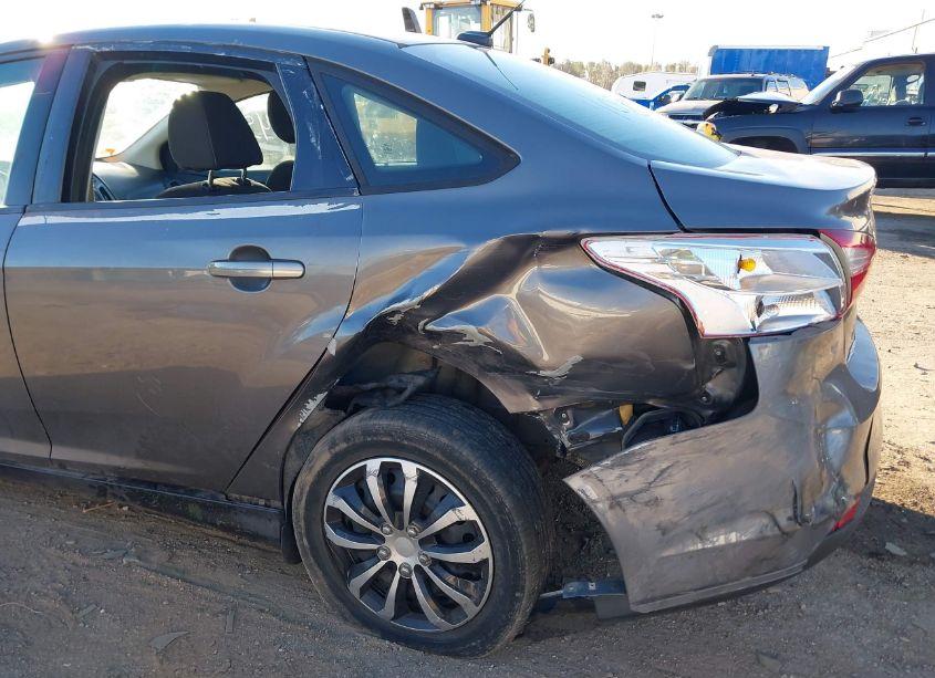 Photo 6 of 2012 Ford Focus SE (VIN 1FAHP3F25CL445772)