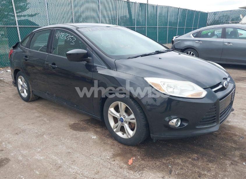 2012 Ford Focus SE (VIN 1FAHP3F25CL446064) main photo