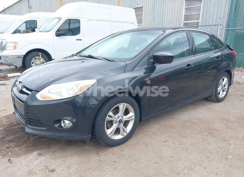 Photo 2 of 2012 Ford Focus SE (VIN 1FAHP3F25CL446064)