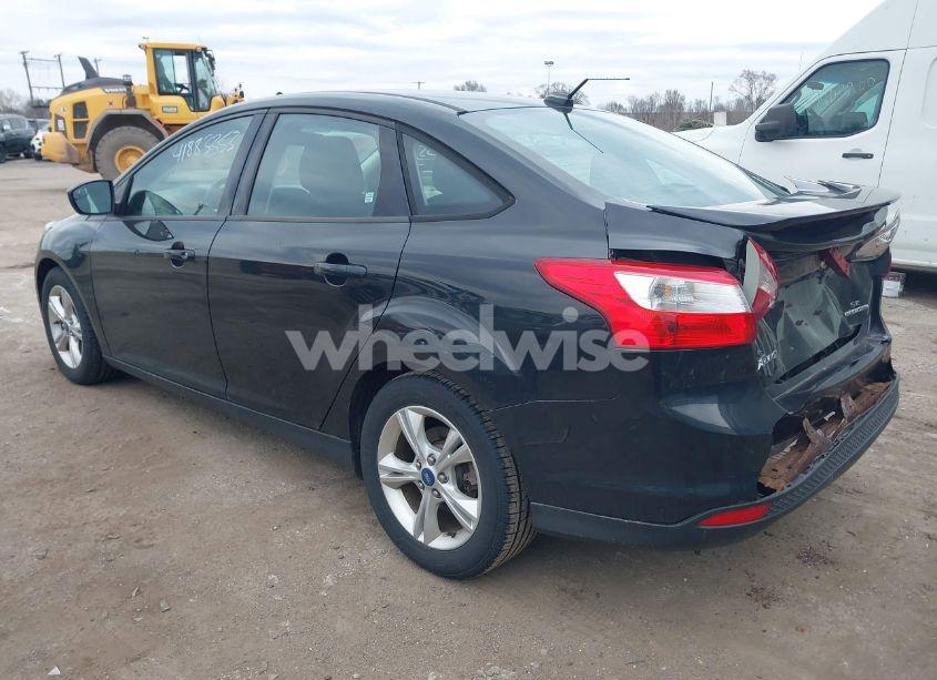 Photo 3 of 2012 Ford Focus SE (VIN 1FAHP3F25CL446064)