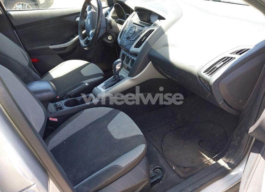 Photo 5 of 2012 Ford Focus SE (VIN 1FAHP3F25CL476830)