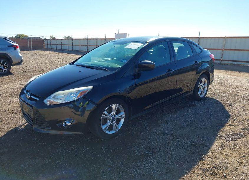 Photo 2 of 2012 Ford Focus SE (VIN 1FAHP3F25CL477122)
