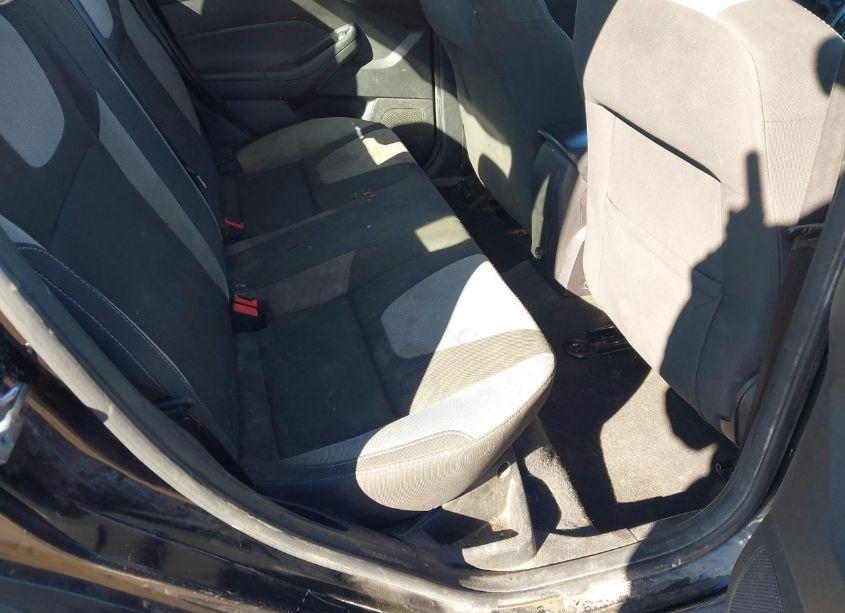 Photo 8 of 2012 Ford Focus SE (VIN 1FAHP3F25CL477122)