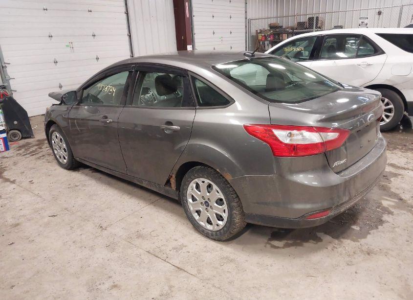 Photo 3 of 2012 Ford Focus SE (VIN 1FAHP3F26CL152575)