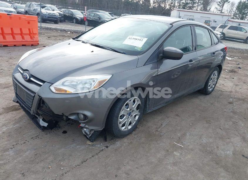 Photo 2 of 2012 Ford Focus SE (VIN 1FAHP3F26CL217148)