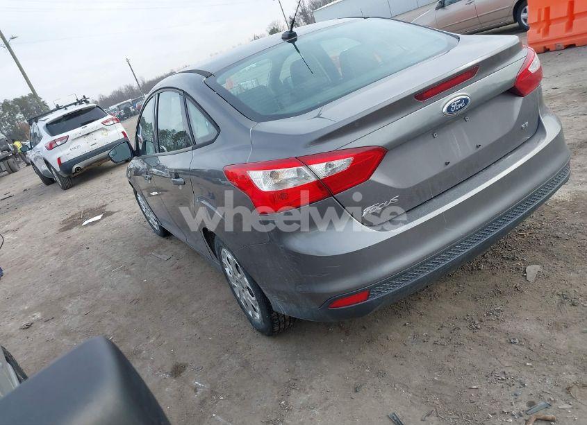 Photo 3 of 2012 Ford Focus SE (VIN 1FAHP3F26CL217148)