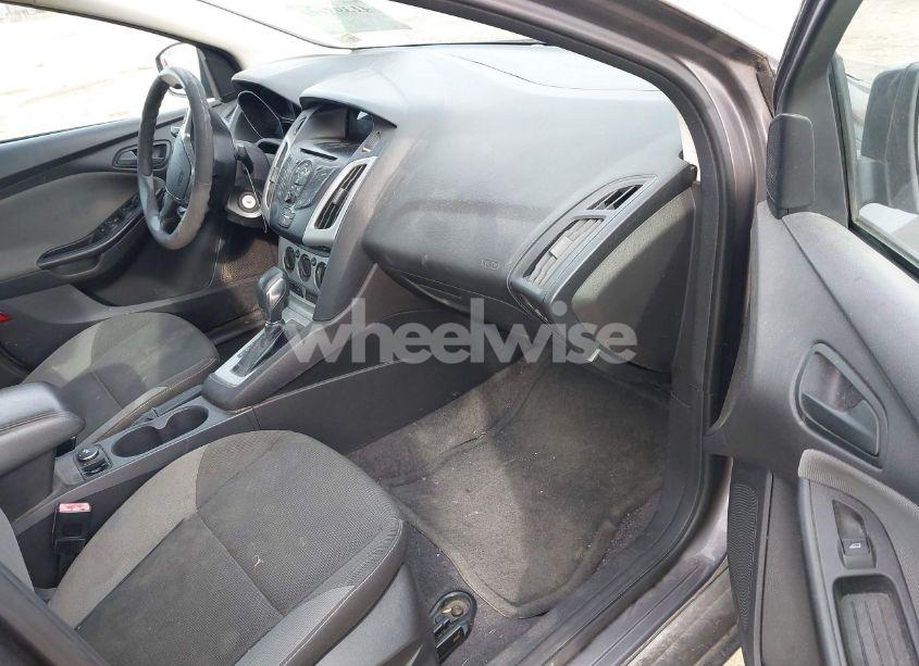 Photo 5 of 2012 Ford Focus SE (VIN 1FAHP3F26CL217148)