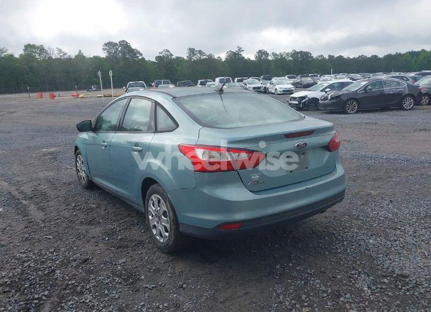 Photo 3 of 2012 Ford Focus SE (VIN 1FAHP3F26CL231275)