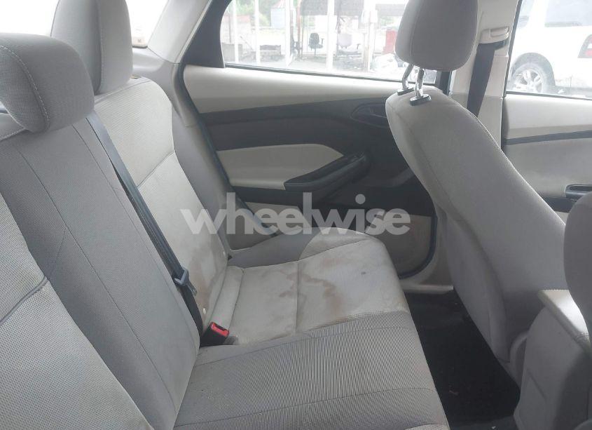 Photo 8 of 2012 Ford Focus SE (VIN 1FAHP3F26CL231275)