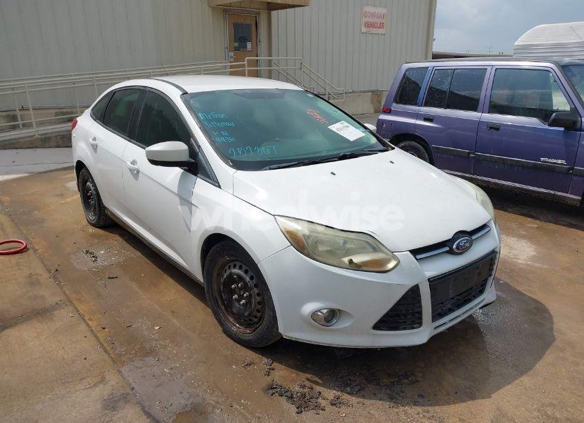 2012 Ford Focus SE (VIN 1FAHP3F26CL252367) main photo