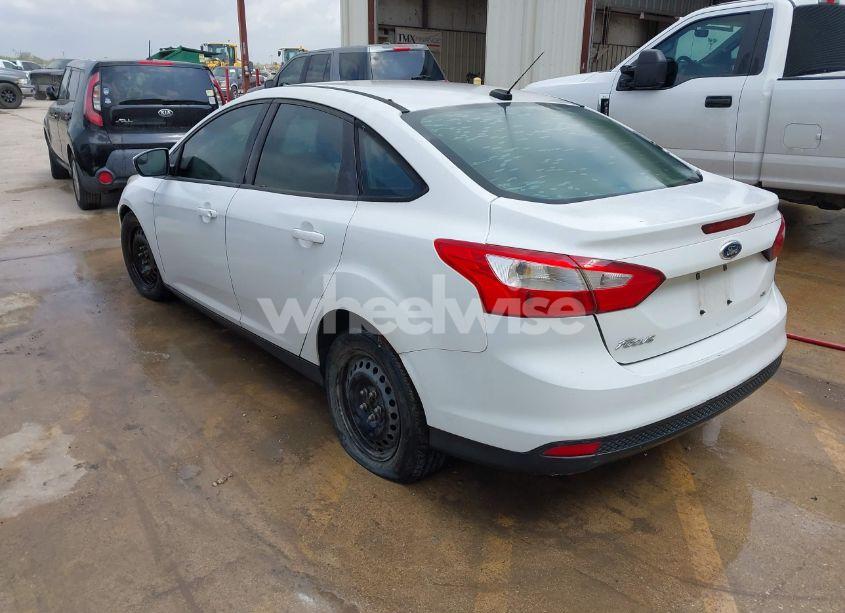 Photo 3 of 2012 Ford Focus SE (VIN 1FAHP3F26CL252367)