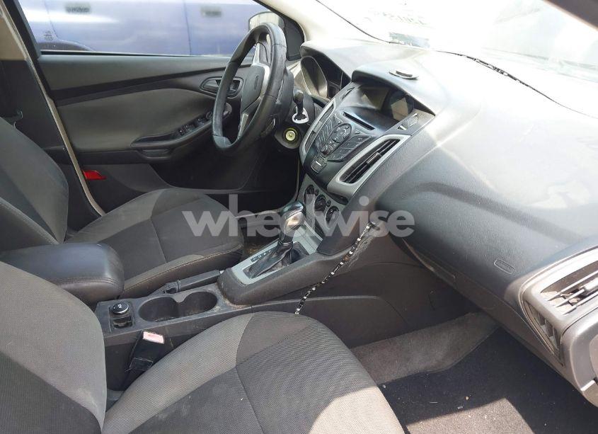 Photo 5 of 2012 Ford Focus SE (VIN 1FAHP3F26CL252367)