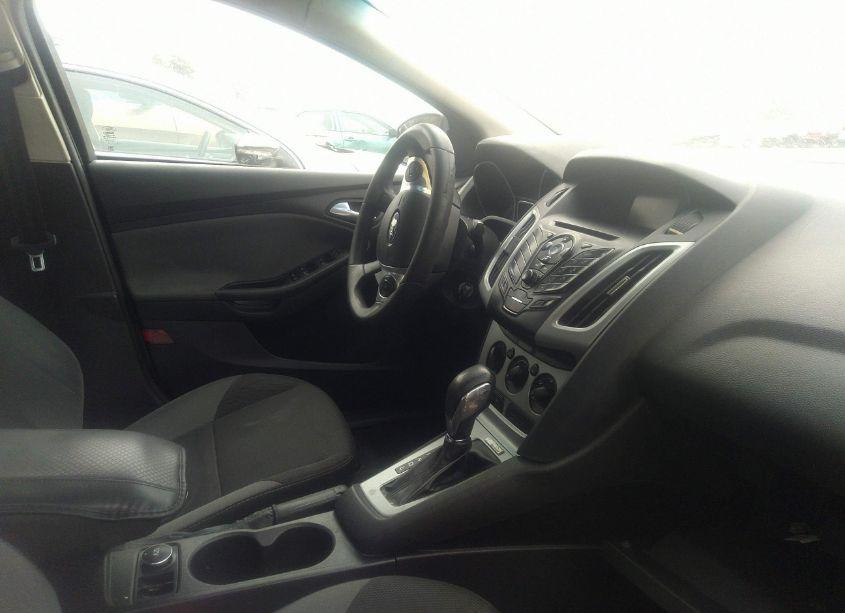 Photo 5 of 2012 Ford Focus SE (VIN 1FAHP3F26CL270450)