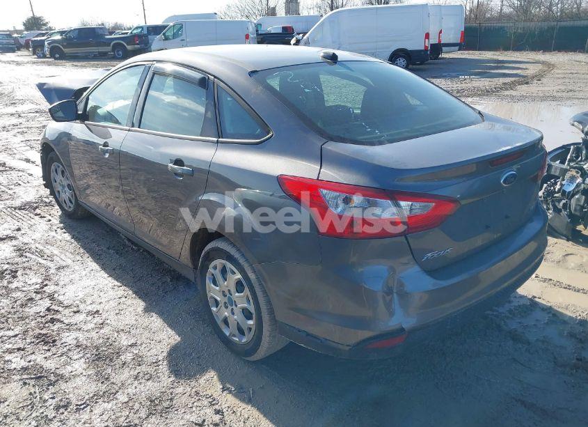 Photo 3 of 2012 Ford Focus SE (VIN 1FAHP3F26CL293713)