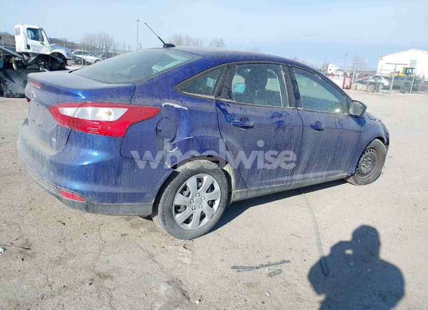 Photo 4 of 2012 Ford Focus SE (VIN 1FAHP3F26CL323437)