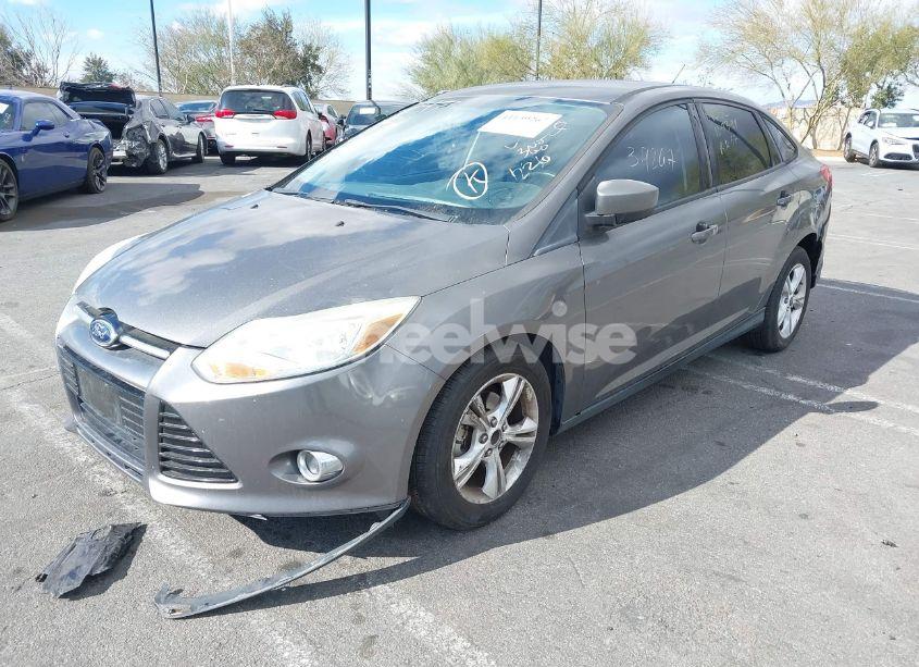 Photo 2 of 2012 Ford Focus SE (VIN 1FAHP3F26CL356227)