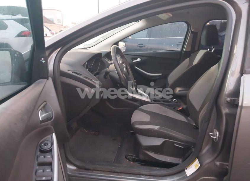 Photo 5 of 2012 Ford Focus SE (VIN 1FAHP3F26CL356227)