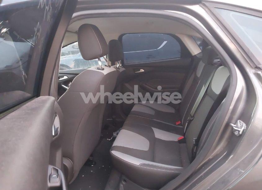 Photo 8 of 2012 Ford Focus SE (VIN 1FAHP3F26CL356227)