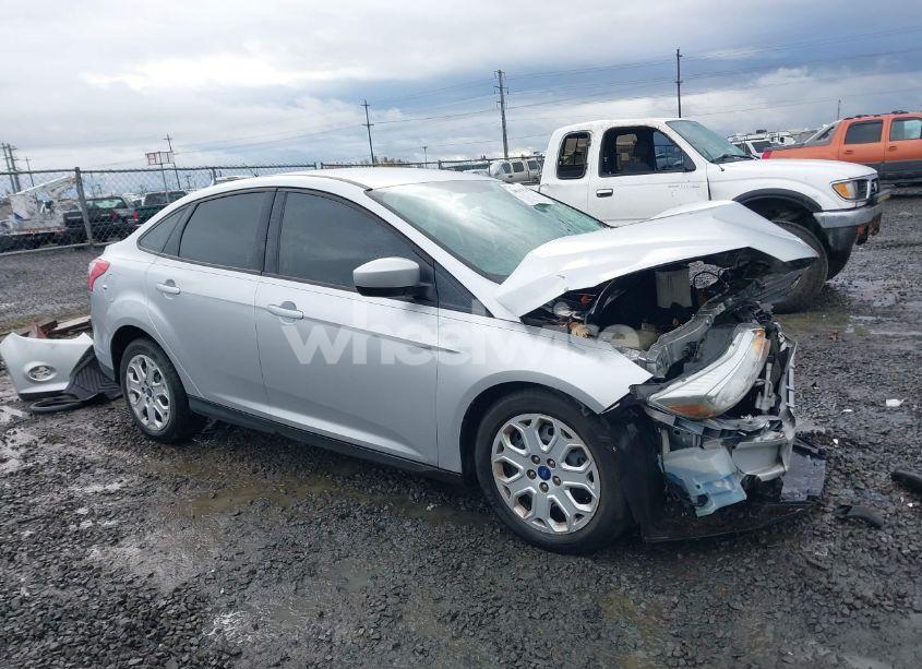 2012 Ford Focus SE (VIN 1FAHP3F26CL381211) main photo