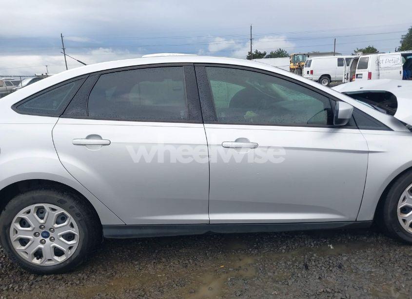 Photo 14 of 2012 Ford Focus SE (VIN 1FAHP3F26CL381211)