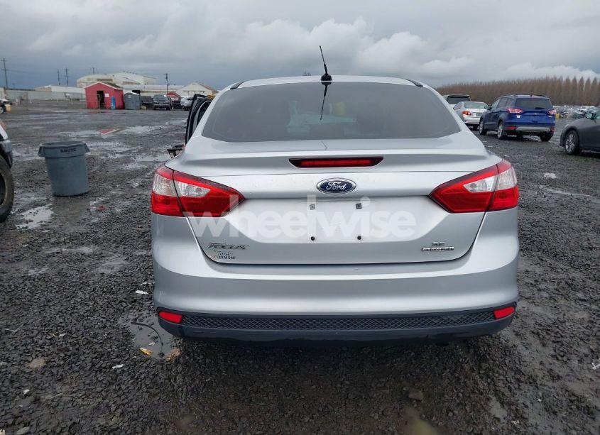 Photo 17 of 2012 Ford Focus SE (VIN 1FAHP3F26CL381211)