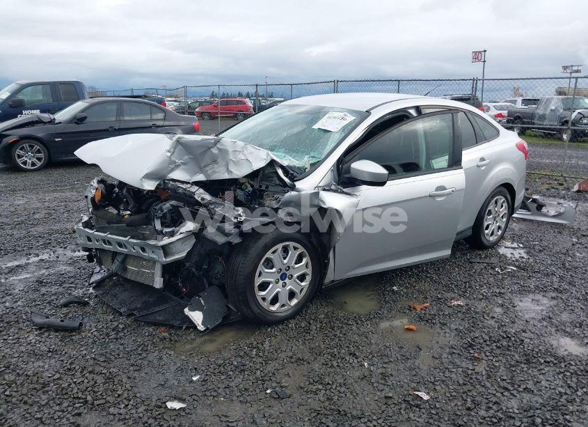 Photo 2 of 2012 Ford Focus SE (VIN 1FAHP3F26CL381211)