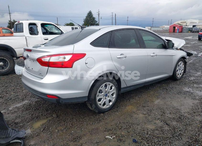 Photo 4 of 2012 Ford Focus SE (VIN 1FAHP3F26CL381211)