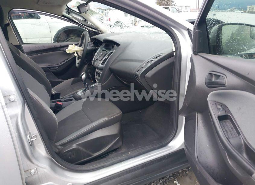 Photo 5 of 2012 Ford Focus SE (VIN 1FAHP3F26CL381211)