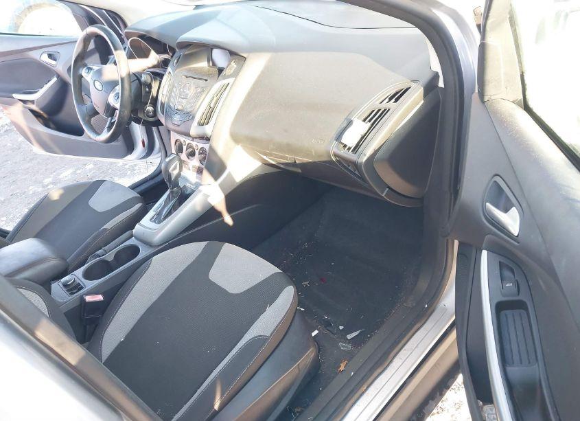 Photo 5 of 2012 Ford Focus SE (VIN 1FAHP3F26CL390524)