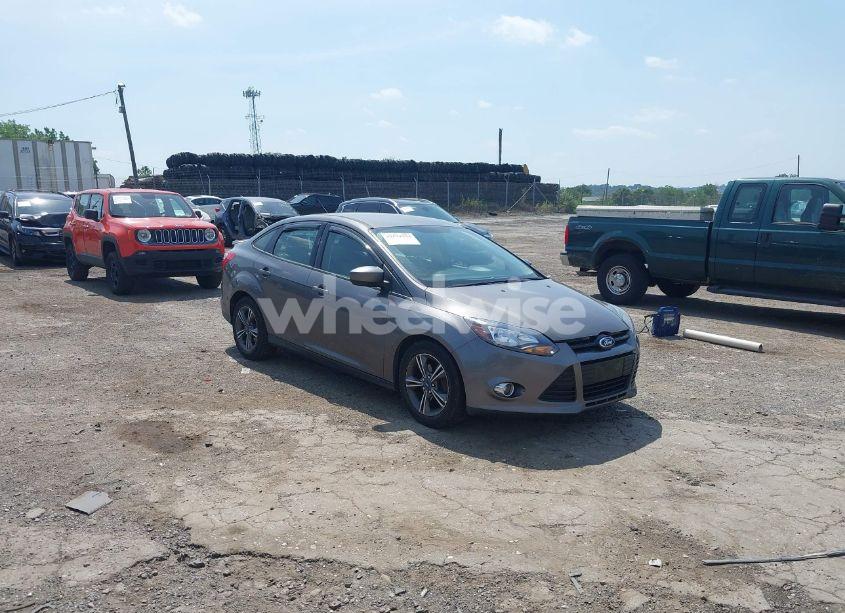2012 Ford Focus SE (VIN 1FAHP3F26CL407046) main photo