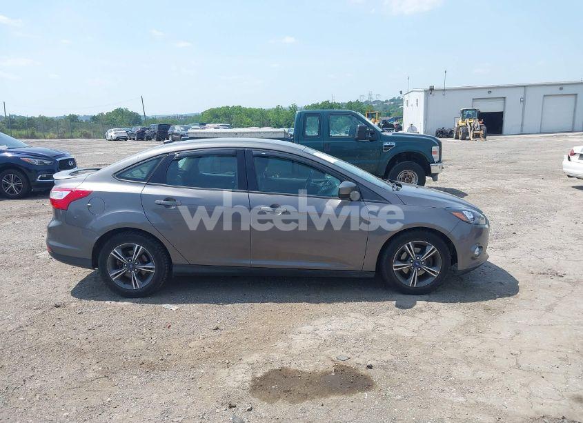 Photo 13 of 2012 Ford Focus SE (VIN 1FAHP3F26CL407046)