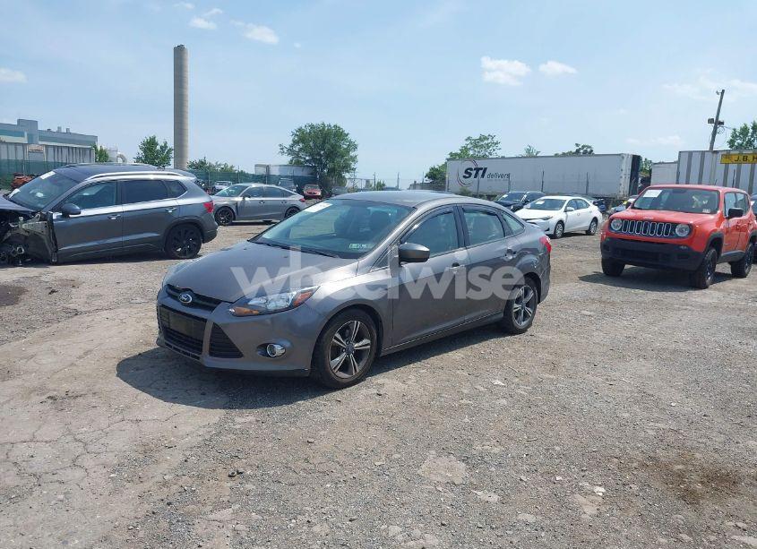 Photo 2 of 2012 Ford Focus SE (VIN 1FAHP3F26CL407046)