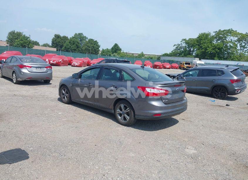 Photo 3 of 2012 Ford Focus SE (VIN 1FAHP3F26CL407046)