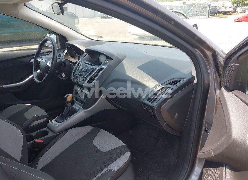 Photo 5 of 2012 Ford Focus SE (VIN 1FAHP3F26CL407046)