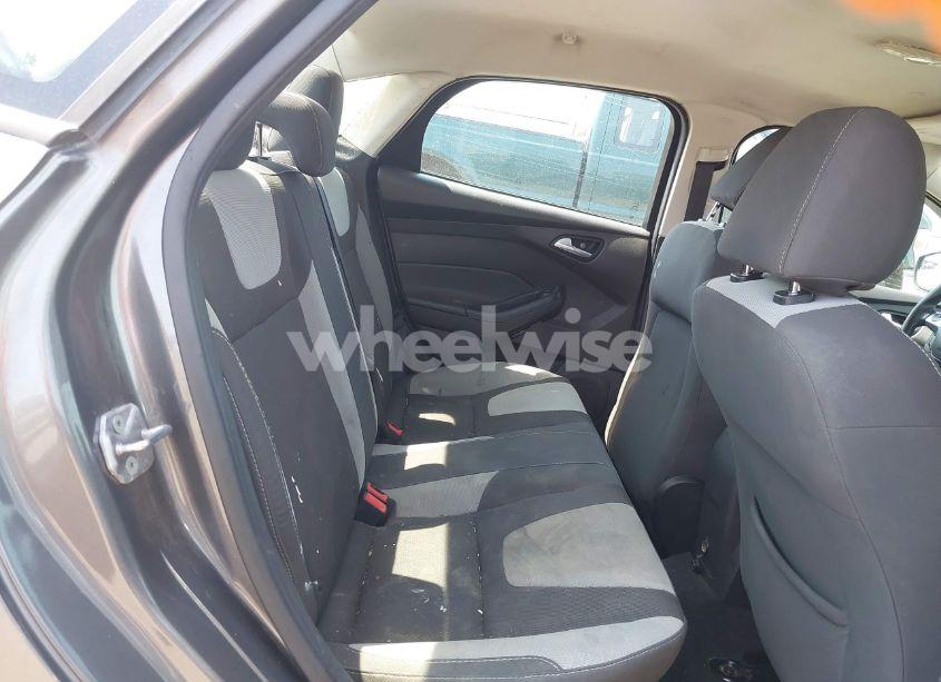 Photo 8 of 2012 Ford Focus SE (VIN 1FAHP3F26CL407046)