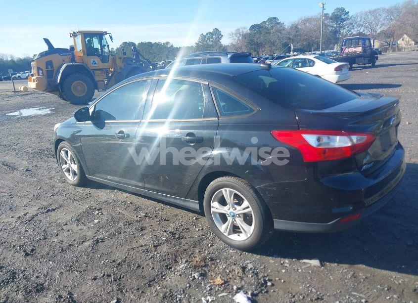 Photo 3 of 2012 Ford Focus SE (VIN 1FAHP3F26CL408018)