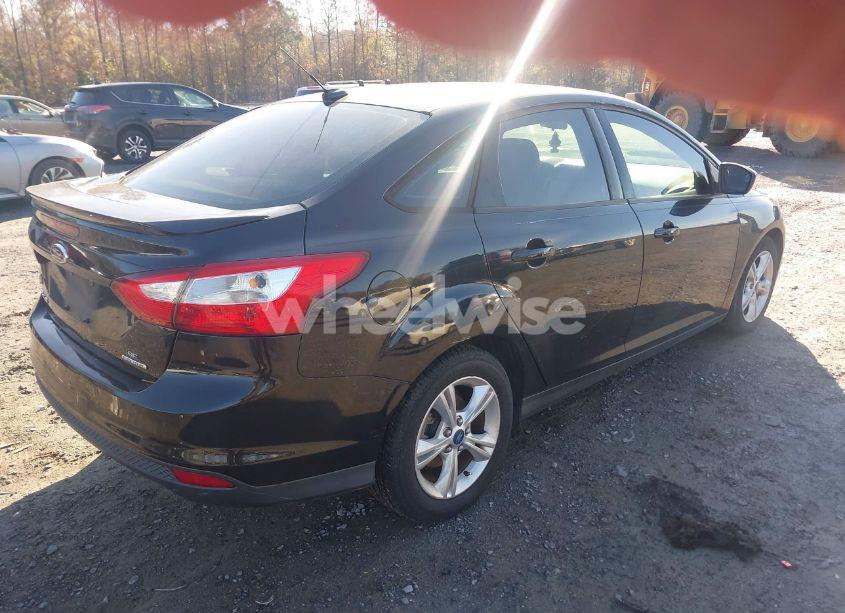 Photo 4 of 2012 Ford Focus SE (VIN 1FAHP3F26CL408018)