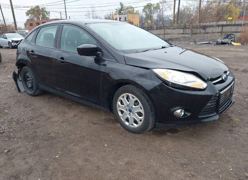 2012 Ford Focus SE (VIN 1FAHP3F26CL418418) main photo