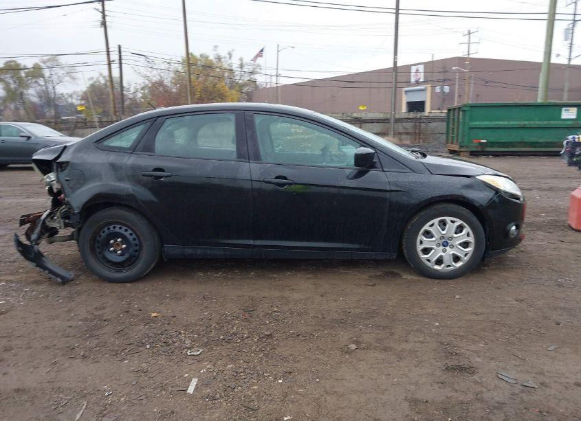Photo 14 of 2012 Ford Focus SE (VIN 1FAHP3F26CL418418)