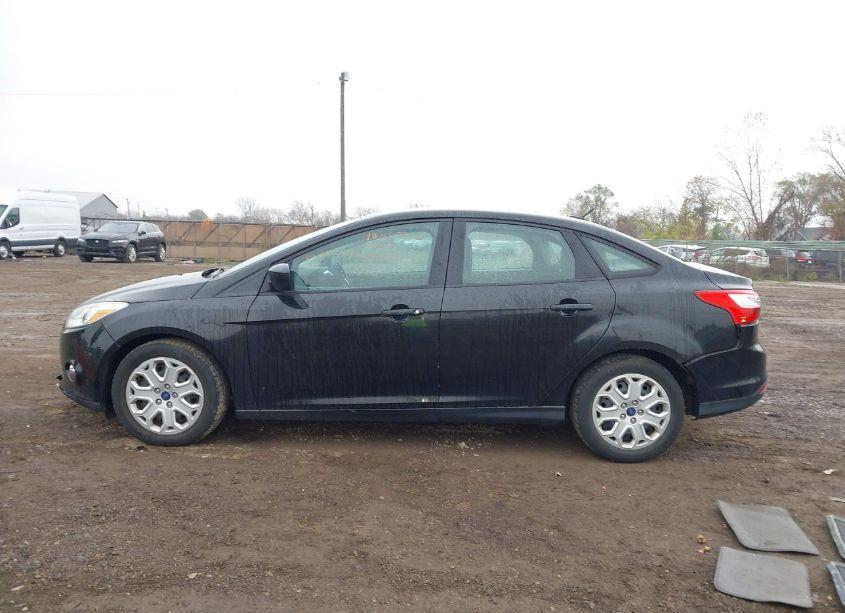 Photo 15 of 2012 Ford Focus SE (VIN 1FAHP3F26CL418418)